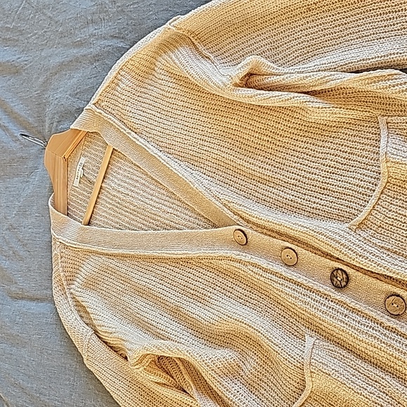 EUC Oversized Soft Tan Cardigan size S/M - Picture 2 of 13